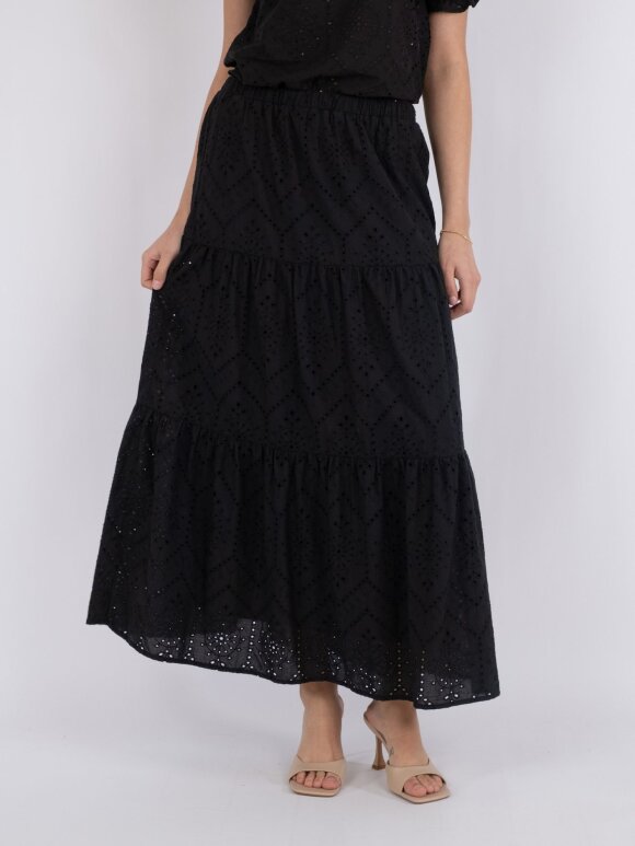 Neo Noir - Rana Embroidery Skirt