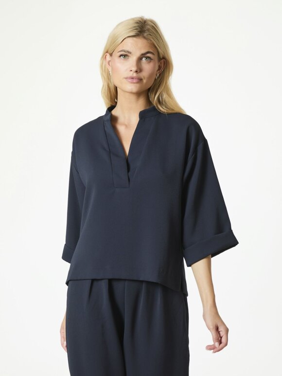 Neo Noir - Luma Crepe Blouse Navy