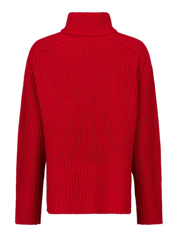 Neo Noir - Maggie Knit Blouse Red