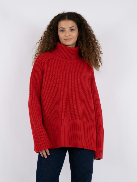 Neo Noir - Maggie Knit Blouse Red