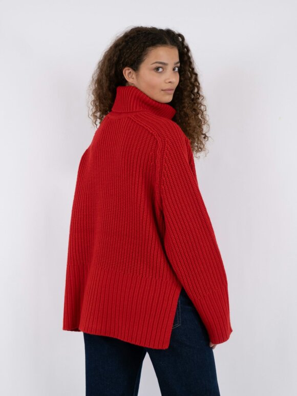 Neo Noir - Maggie Knit Blouse Red