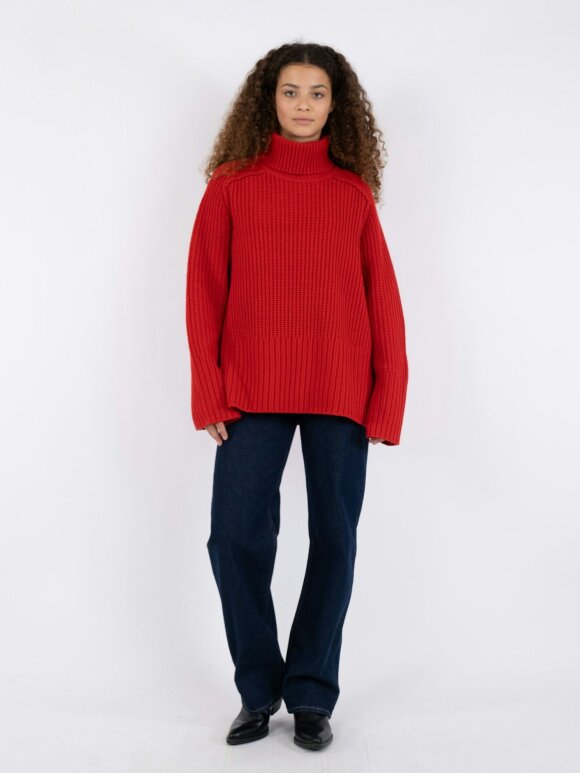 Neo Noir - Maggie Knit Blouse Red