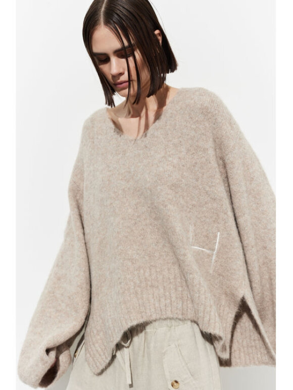 Hést - Sofie v-neck Sweater Beige