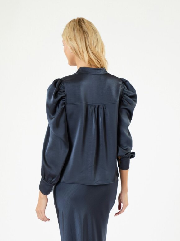 Neo Noir - Rosslyn Heavy Sateen Blouse