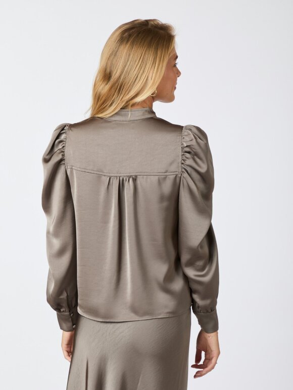 Neo Noir - Rosslyn Heavy Sateen Blouse