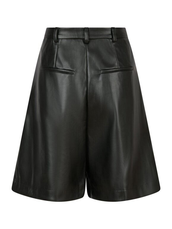 Neo Noir - Nika Bermuda PU Shorts Black