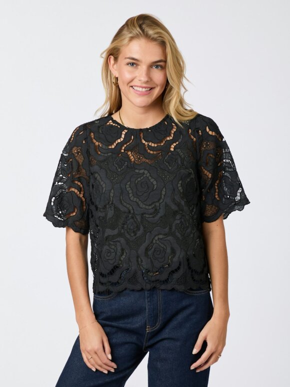 Neo Noir - Trisha Big Lace Blouse Black