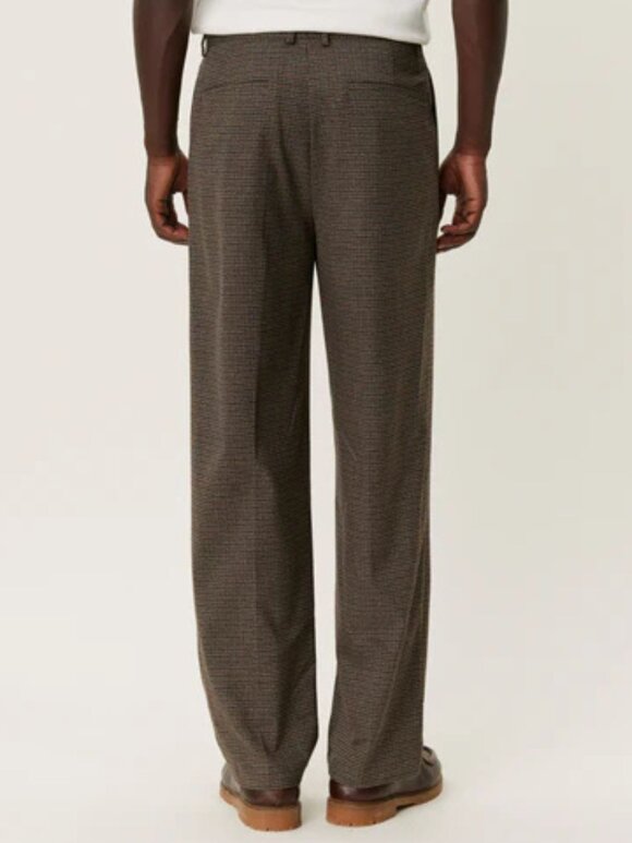 Les Deux - Reece Pleated Check Suit Pants