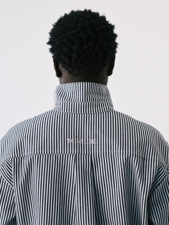 Tonsure - Carl Overshirt Stribet